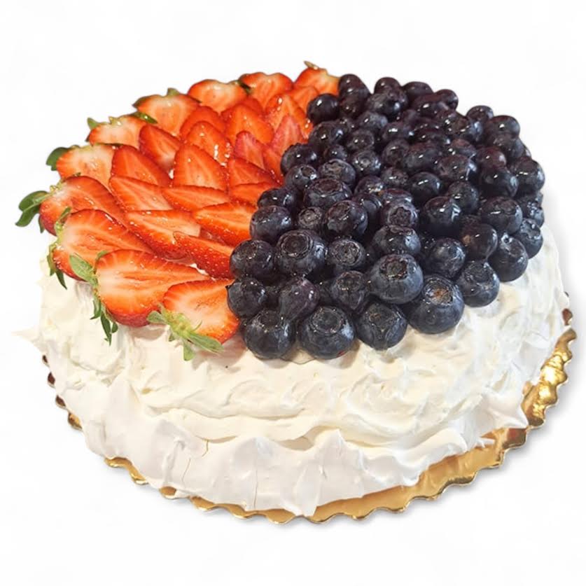 Tort bezowy z owocami